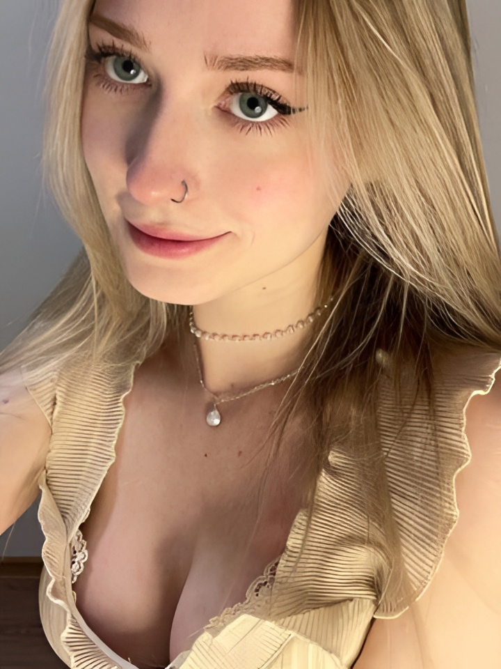 Галина привлекальеная девушка из Новосибирска цена от 1500 руб