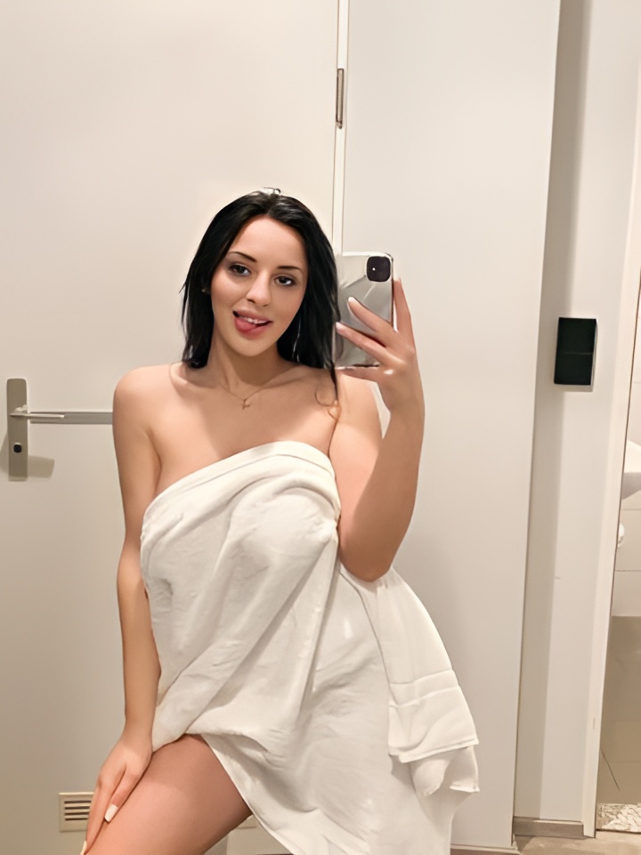 Леся привлекальеная девушка из Новосибирска цена от 2000 руб