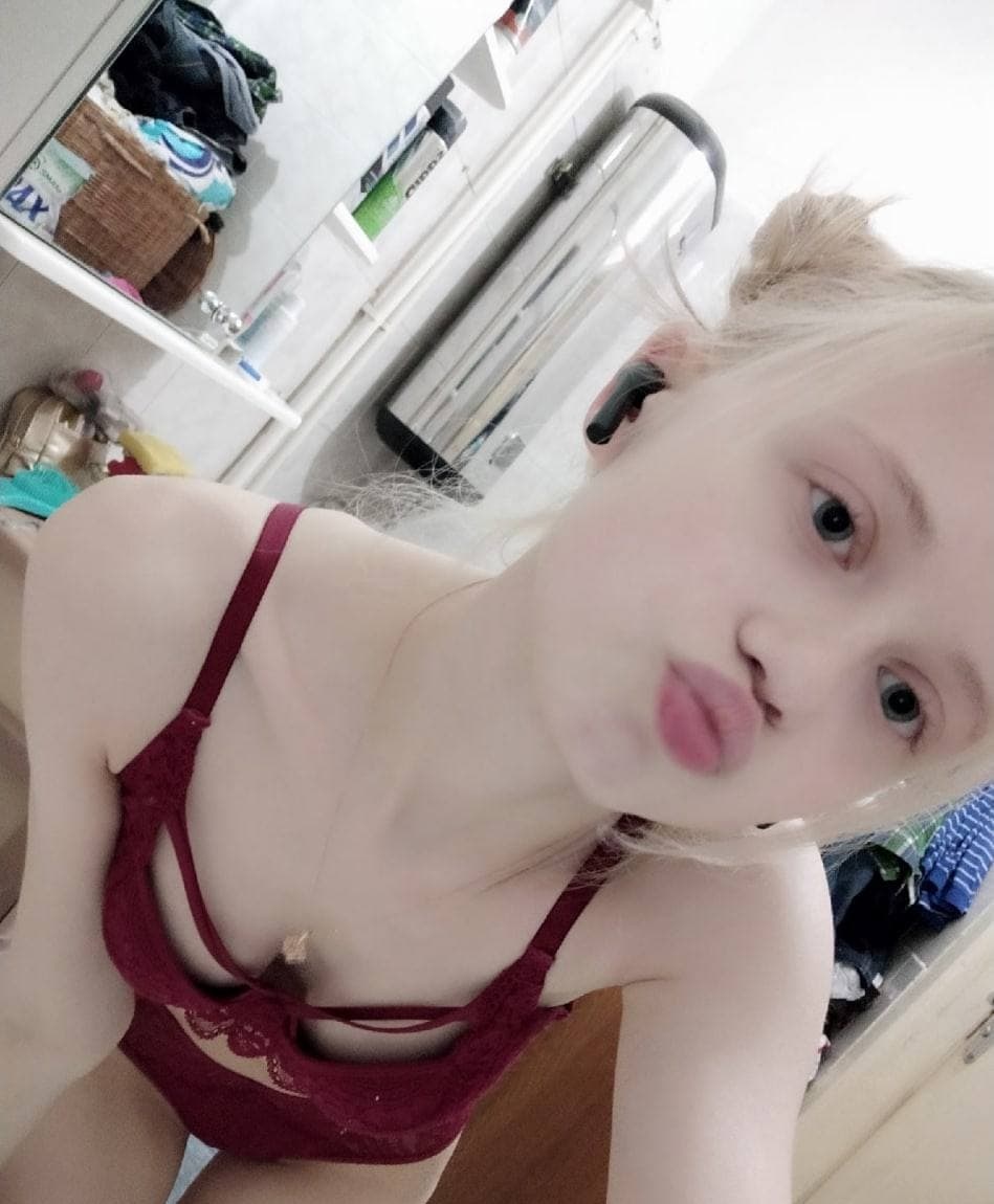 Регина привлекальеная девушка из Новосибирска цена от 3000 руб