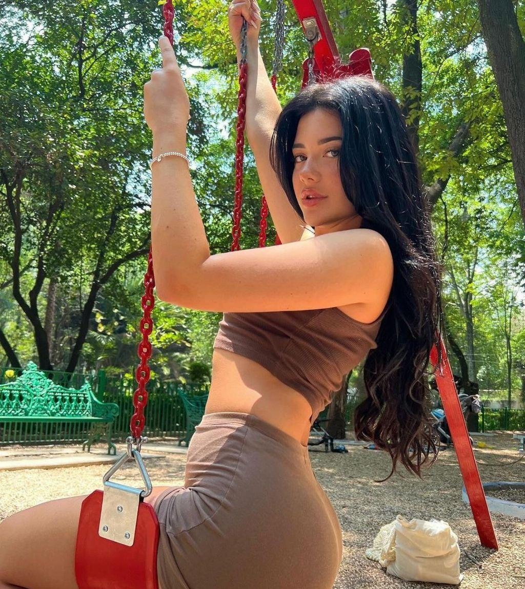 Юлия привлекальеная девушка из Новосибирска цена от 4000 руб