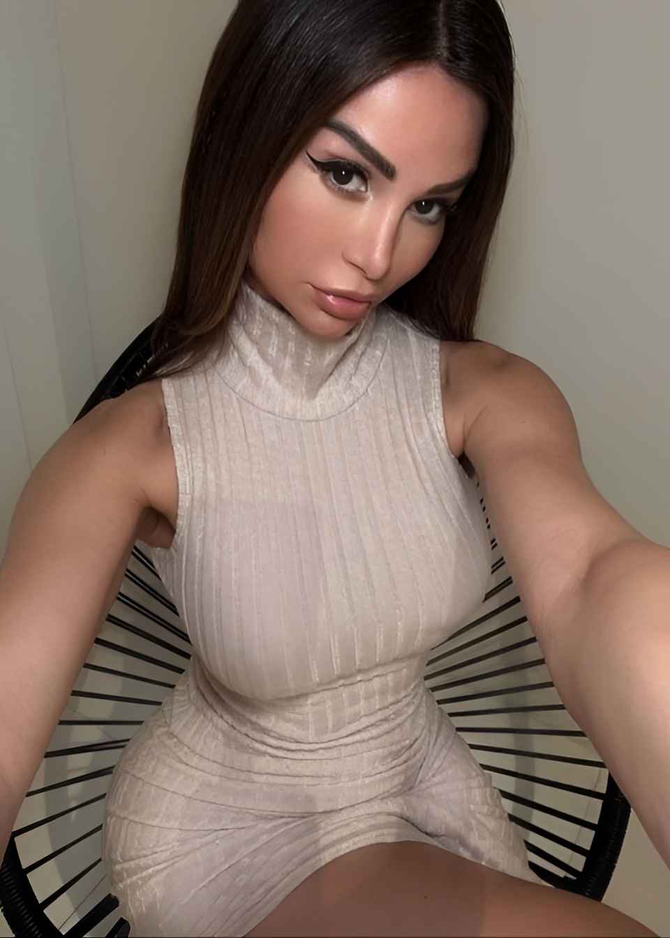 Дина привлекательная девушка из Новосибирска цена от 8000 руб