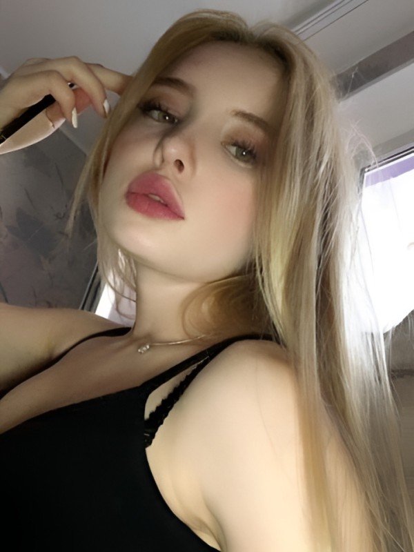 Адель привлекательная девушка из Новосибирска цена от 2500 руб