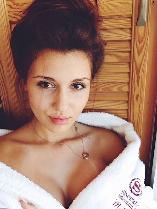 Мария привлекательная девушка из Новосибирска цена от 3000 руб