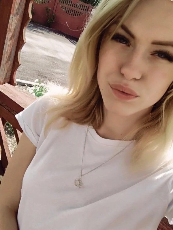 Светлана привлекательная девушка из Новосибирска цена от 3500 руб