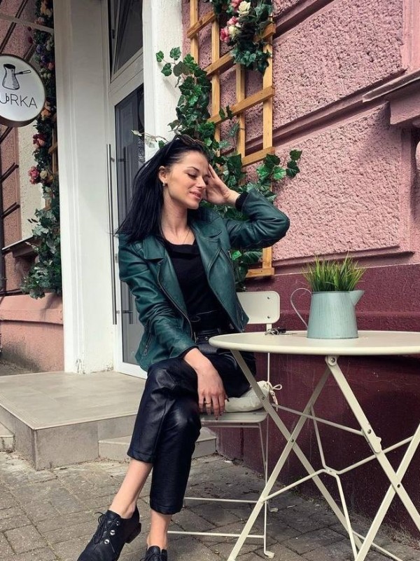 🎥 Ева привлекательная девушка из Новосибирска цена от 3000 руб